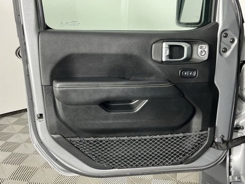 Used 2020 Jeep Gladiator Overland image 22