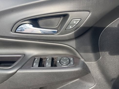 Used 2020 Chevrolet Equinox LT image 32