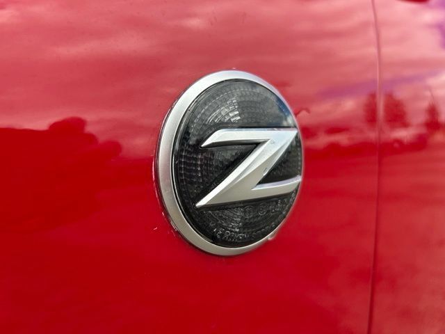Used 2009 Nissan 370Z Touring RWD image 9