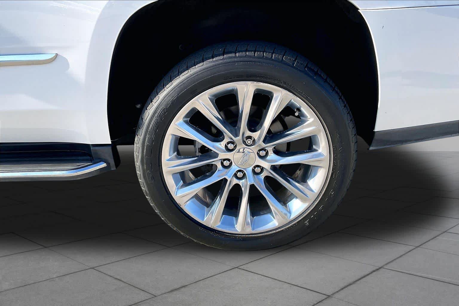 Used 2017 Cadillac Escalade Luxury RWD image 11