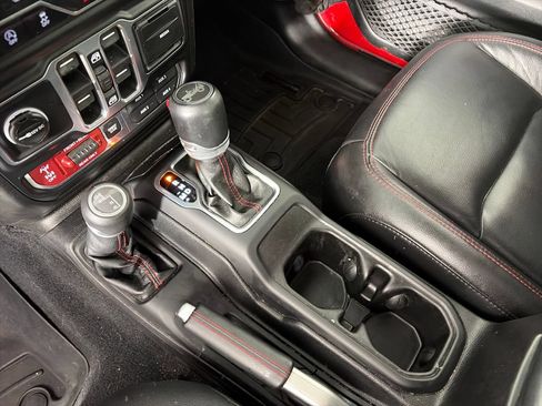Used 2018 Jeep Wrangler Unlimited Rubicon w/ Cold Weather Group AWD/4WD image 23