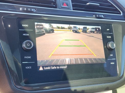 Used 2023 Volkswagen Tiguan SE R-Line image 14