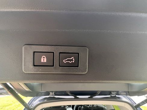 Used 2024 Subaru Ascent Limited w/ Technology Package image 40