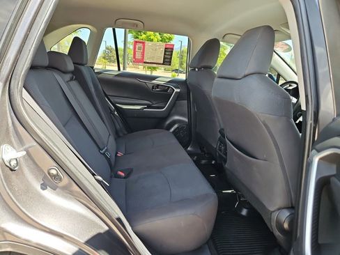 Used 2022 Toyota RAV4 LE image 20