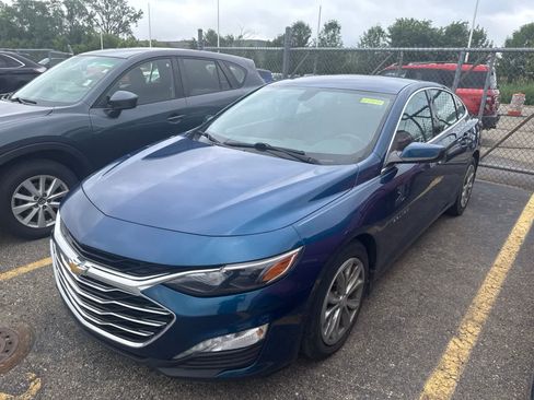 Used 2019 Chevrolet Malibu LT w/ Leather Package FWD image 20