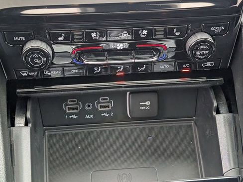 New 2025 Jeep Grand Cherokee Overland w/ Luxury Tech Group IV image 21