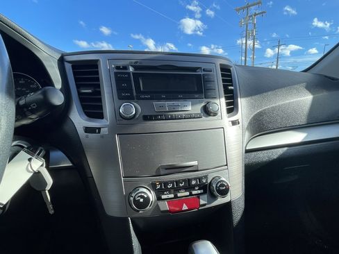 Used 2013 Subaru Outback 2.5i Premium w/ All-Weather Pkg image 8