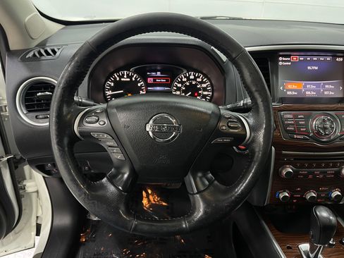 Used 2019 Nissan Pathfinder Platinum w/ Cargo Package image 22
