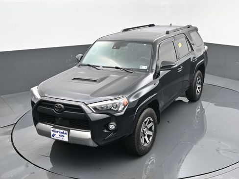 Used 2022 Toyota 4Runner TRD Off-Road Premium AWD/4WD image 23