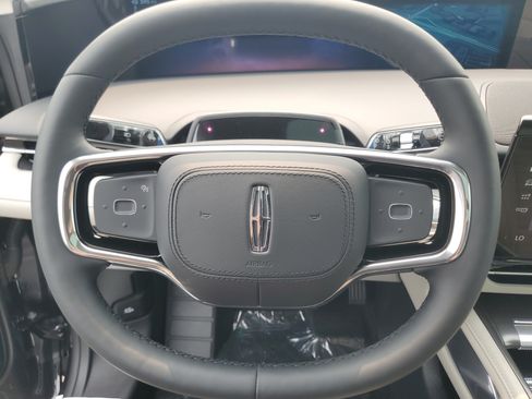 New 2026 Lincoln Nautilus Reserve AWD/4WD image 16