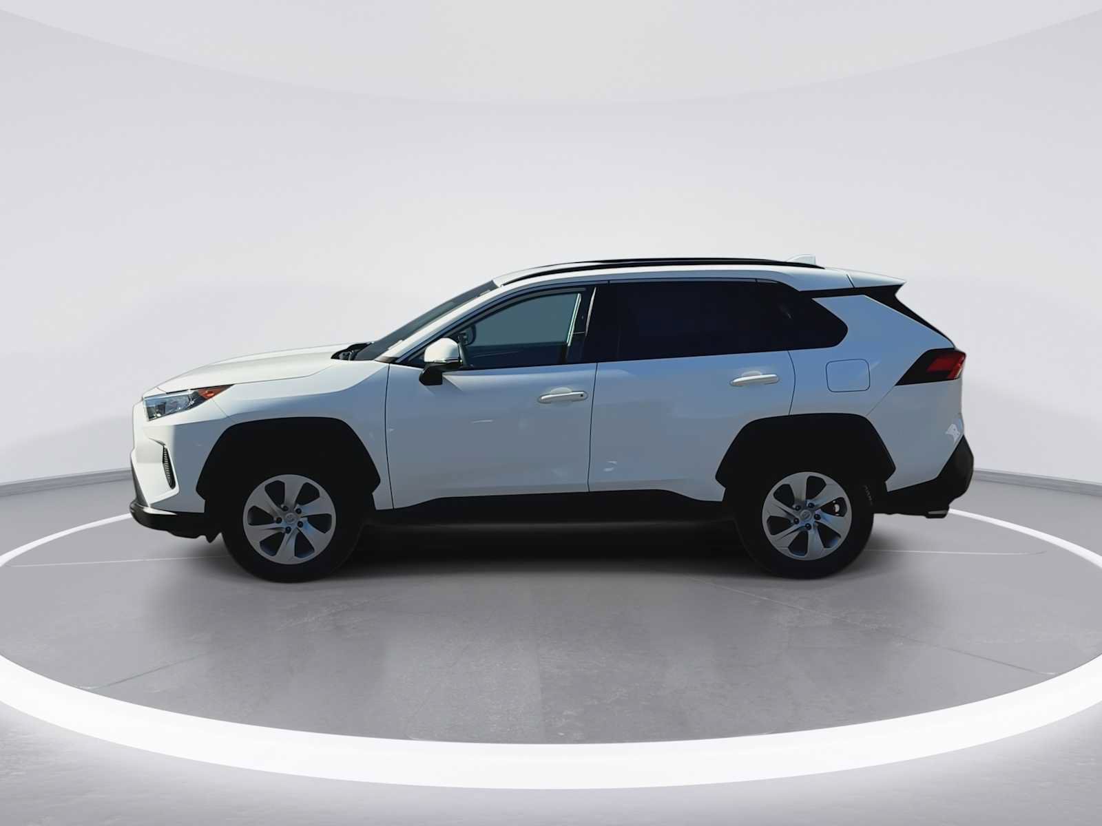 Certified 2021 Toyota RAV4 LE AWD/4WD image 5