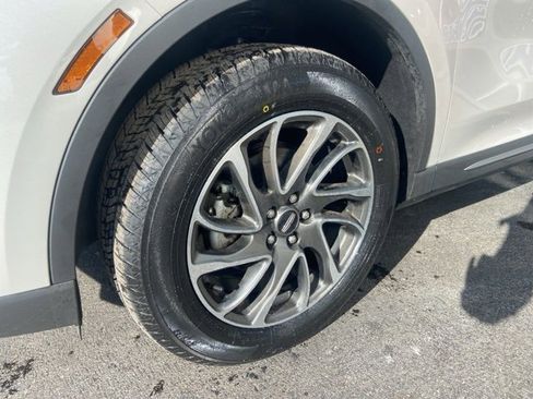 Used 2022 Lincoln Corsair AWD w/ Equipment Group 101A image 6