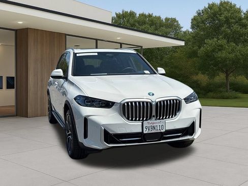 Used 2026 BMW X5 xDrive50e w/ Premium Package AWD/4WD image 5