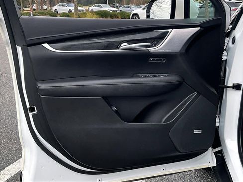 Used 2021 Cadillac XT5 Premium Luxury image 44