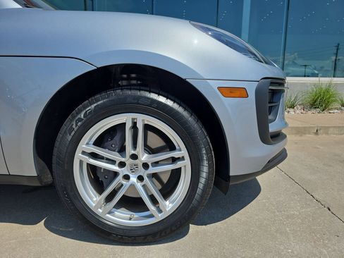 Used 2024 Porsche Macan AWD/4WD image 11