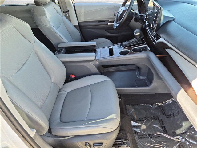Used 2023 Toyota Sienna XLE w/ XLE Plus Package AWD/4WD image 24