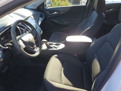 Used 2024 Chevrolet Malibu LT image 17