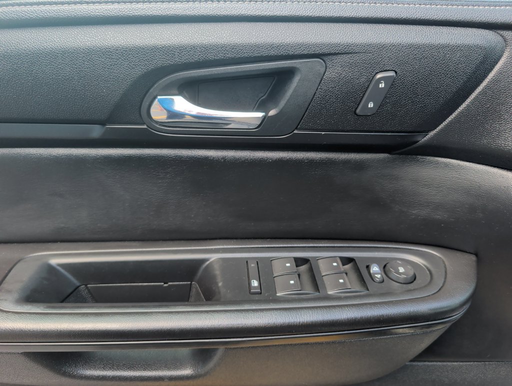 Used 2015 GMC Acadia SLE FWD image 10