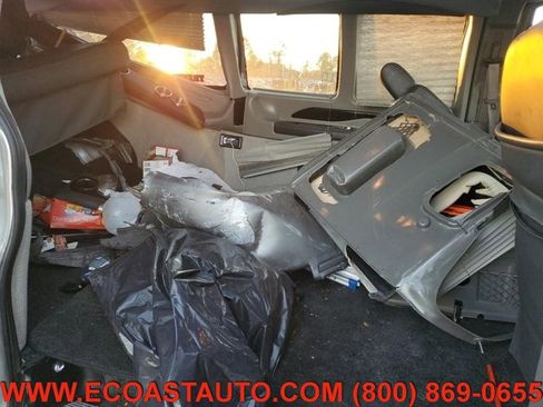 Used 2025 GMC Savana 2500 Extended w/ Driver Convenience Package image 11