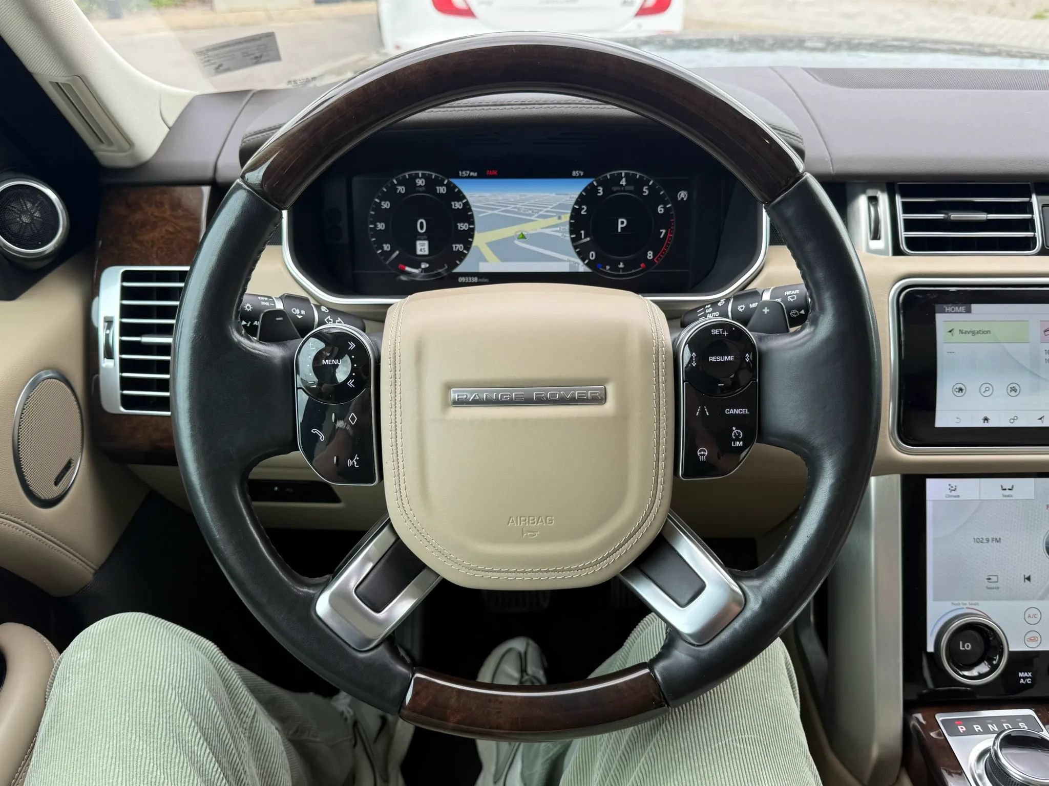 Used 2020 Land Rover Range Rover Long Wheelbase HSE AWD/4WD image 11