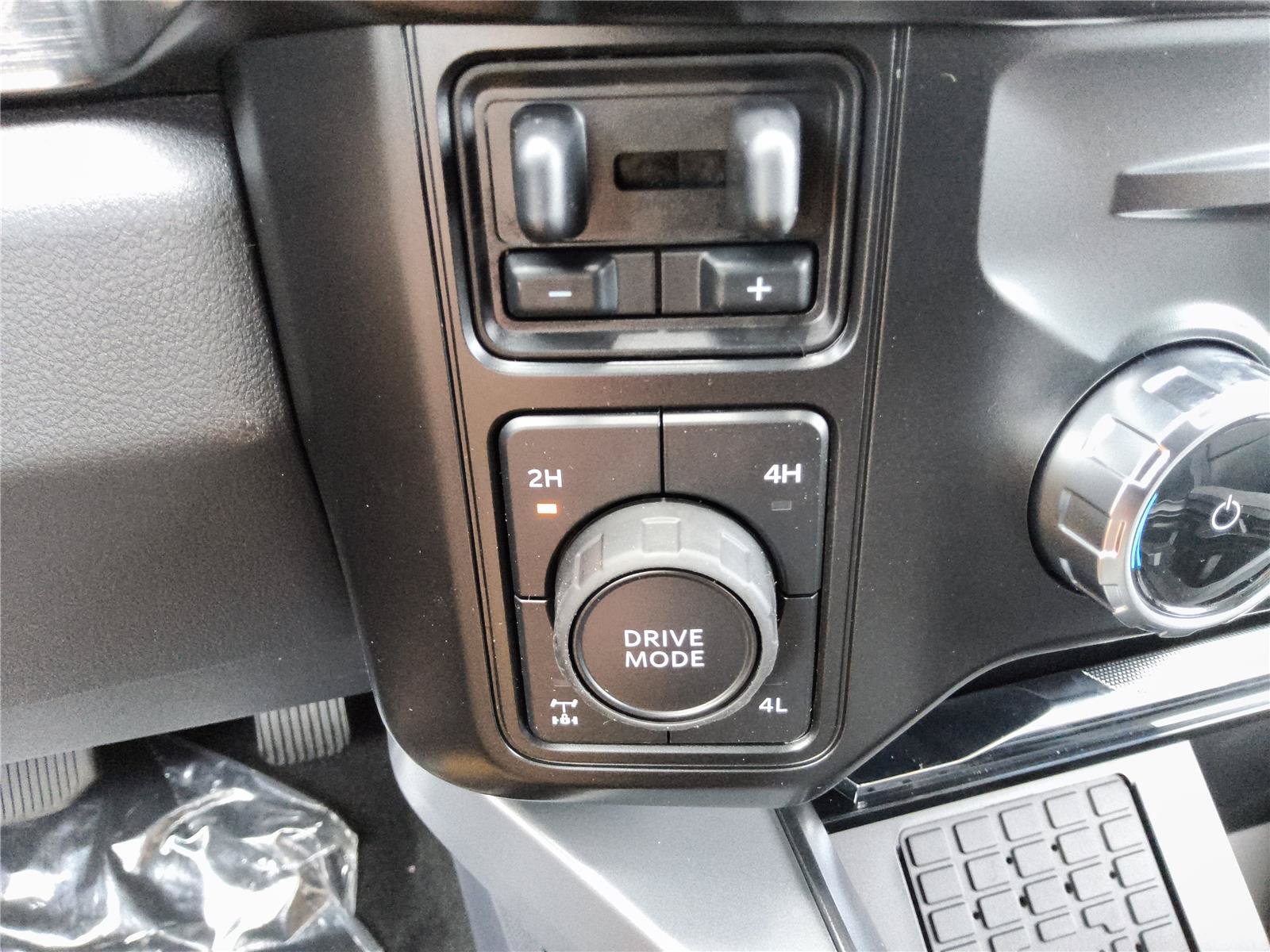 New 2026 Ford F250 Lariat w/ Chrome Package AWD/4WD image 26