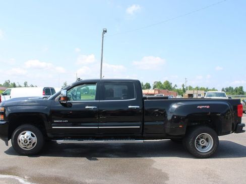 Used 2017 Chevrolet Silverado 3500 LTZ w/ Duramax Plus Package AWD/4WD image 6