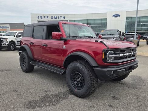 New 2026 Ford Bronco Outer Banks w/ Sasquatch Package AWD/4WD image 1