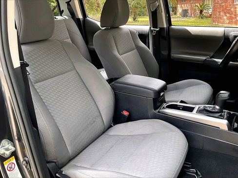 Used 2020 Toyota Tacoma SR5 image 29