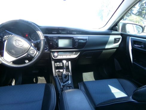 Used 2015 Toyota Corolla S w/ Driver Convenience Package FWD image 9