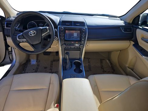 Used 2015 Toyota Camry XLE image 9