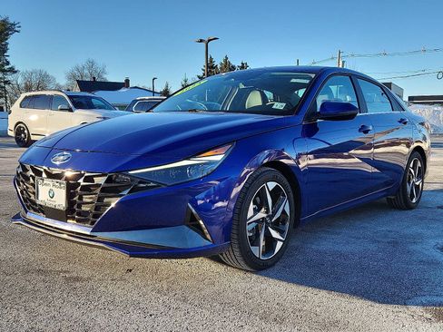 Used 2023 Hyundai Elantra Limited image 3