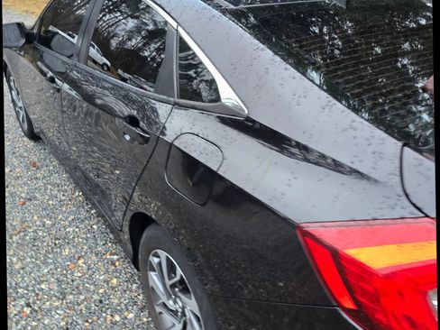 Used 2017 Honda Civic EX image 12