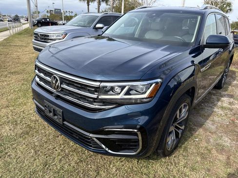 Used 2023 Volkswagen Atlas SEL Premium image 11