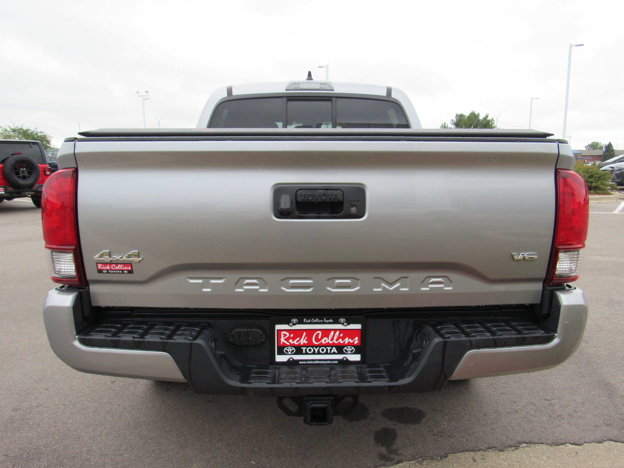 Used 2021 Toyota Tacoma SR AWD/4WD image 7
