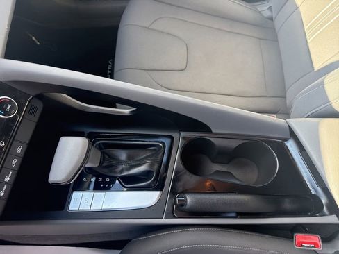 Used 2023 Hyundai Elantra SEL image 26