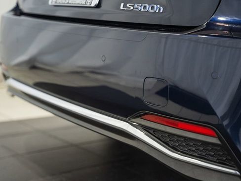 Used 2019 Lexus LS 500h 500h Base w/ Luxury Package image 7