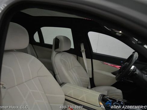 Used 2023 BMW 740i w/ Parking Assistance Package RWD image 16