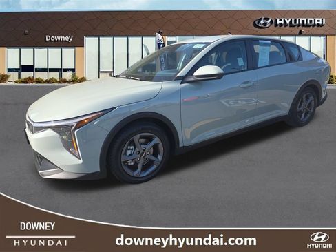 Used 2025 Kia K4 FWD image 1