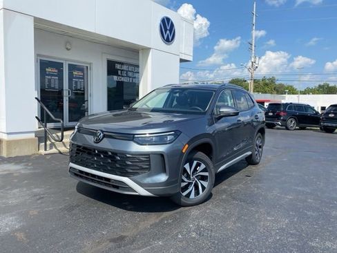 Used 2025 Volkswagen Tiguan S AWD/4WD image 11
