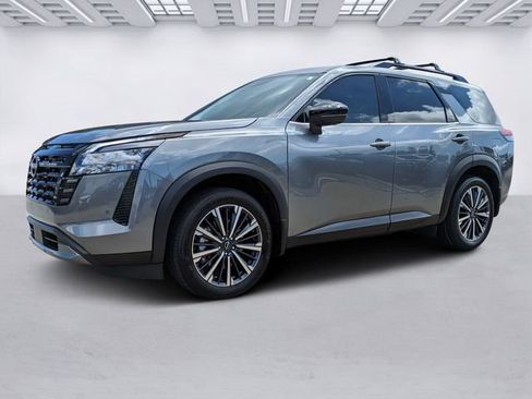 Certified 2026 Nissan Pathfinder SL w/ SL Premium Package FWD image 9
