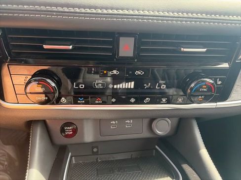 Used 2026 Nissan Rogue Platinum w/ Platinum Premium Package AWD/4WD image 23