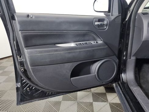 Used 2017 Jeep Compass High Altitude image 11