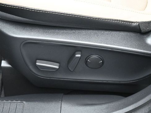 Used 2022 Ford Escape SEL image 10