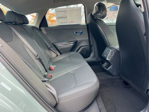 New 2025 Kia K4 LXS image 13