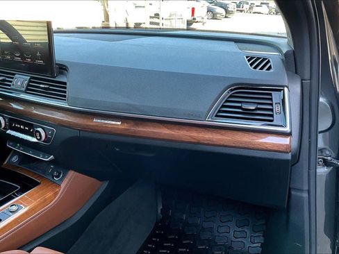 Used 2022 Audi Q5 e Premium Plus image 21