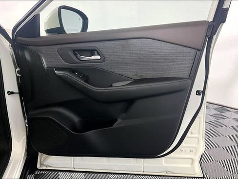 Used 2023 Nissan Rogue SV AWD/4WD image 27