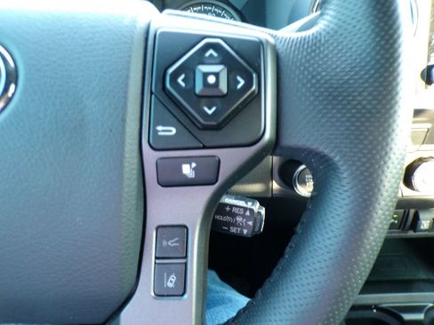 Used 2023 Toyota Tacoma TRD Off-Road w/ Technology Package image 17