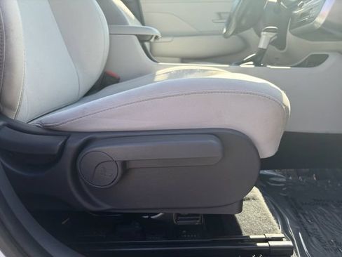 Used 2025 Hyundai Kona SEL AWD/4WD image 33