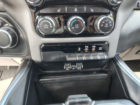 Certified 2025 RAM 1500 Big Horn AWD/4WD image 34
