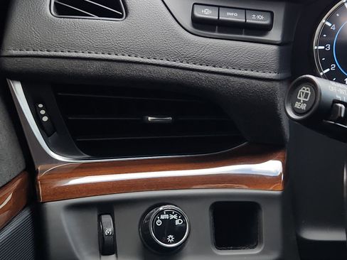 Used 2020 Cadillac Escalade Luxury RWD image 24